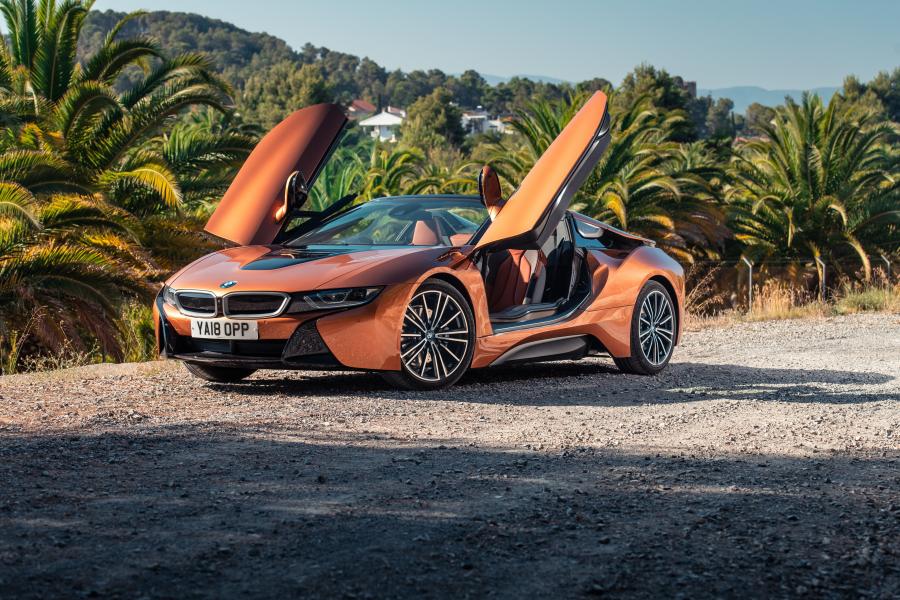  BMW i8 Roadster (I15) 2018 года  (UK) (фото 25 из 97)